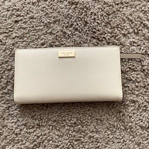 Kate Spade cream wallet